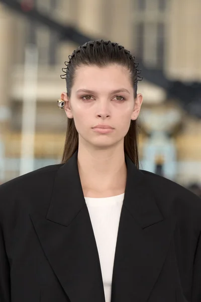 Look 1